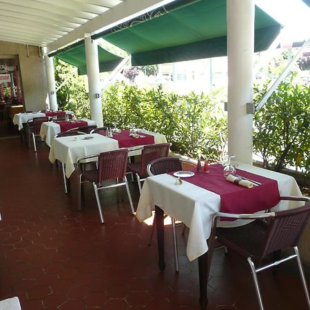 Logis Hotel Restaurant Du Lion D'Argent Et Des Tanneries La Châtre Εξωτερικό φωτογραφία