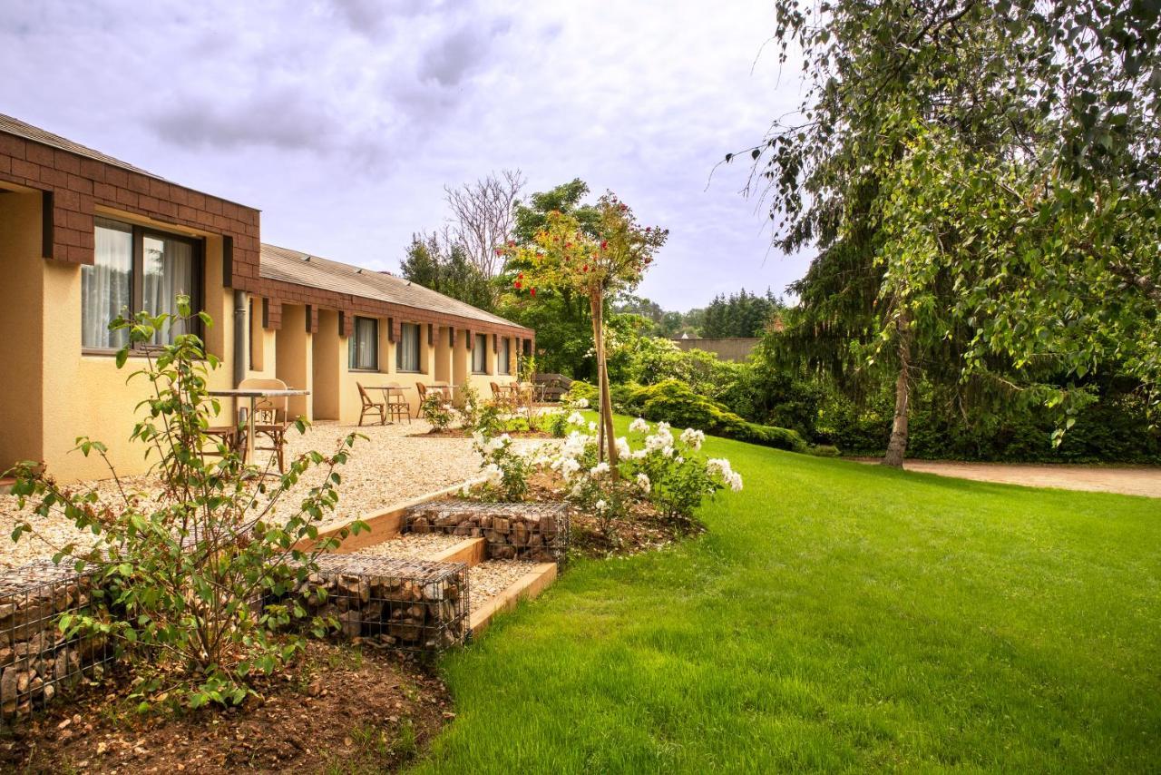 Logis Hotel Restaurant Du Lion D'Argent Et Des Tanneries La Châtre Εξωτερικό φωτογραφία