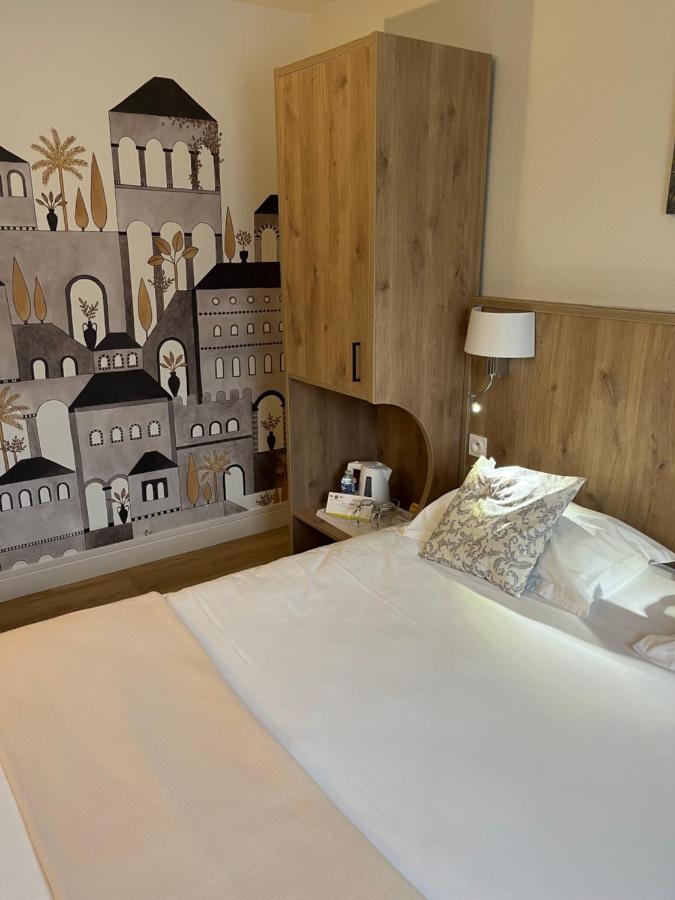 Logis Hotel Restaurant Du Lion D'Argent Et Des Tanneries La Châtre Εξωτερικό φωτογραφία