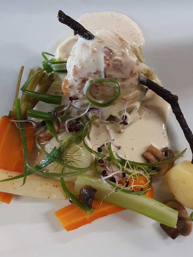 Logis Hotel Restaurant Du Lion D'Argent Et Des Tanneries La Châtre Εξωτερικό φωτογραφία
